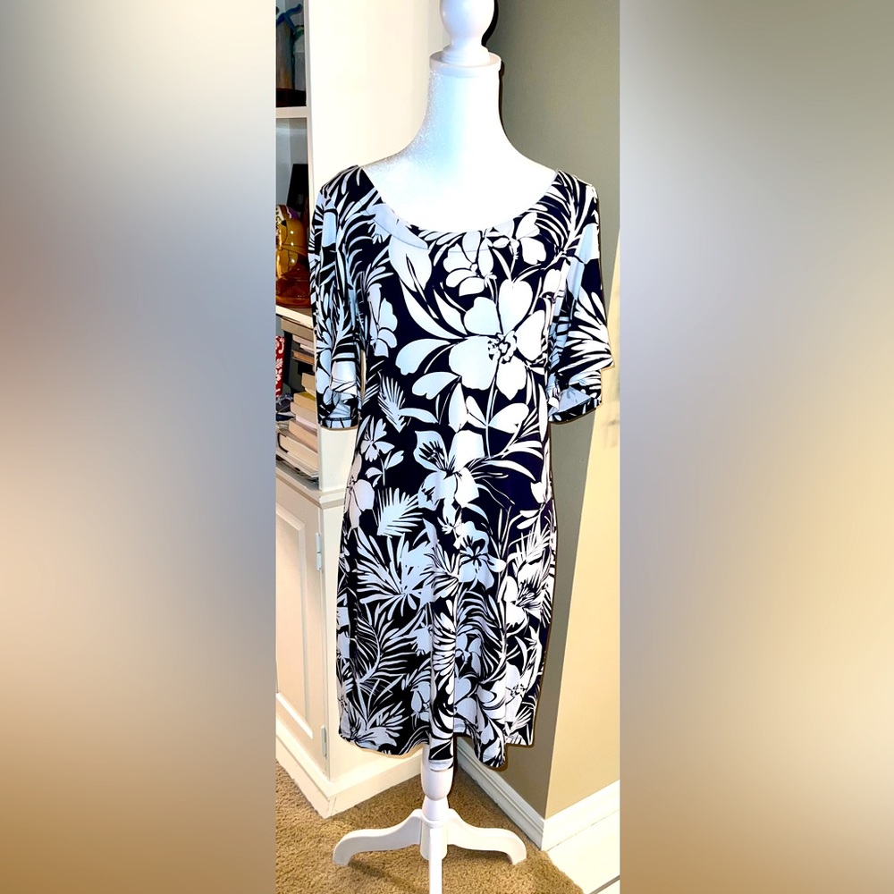 Tommy Bahama Black and White Flowered Dress 👗 Size S/P